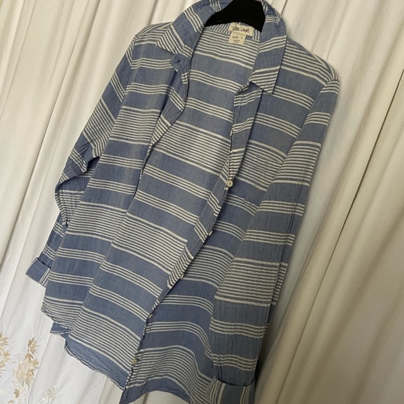 WOMEN Sz-L From Lili’s Closet- Button-Up Long Sleeves Top- Super Soft & Light - Picture 7 of 13